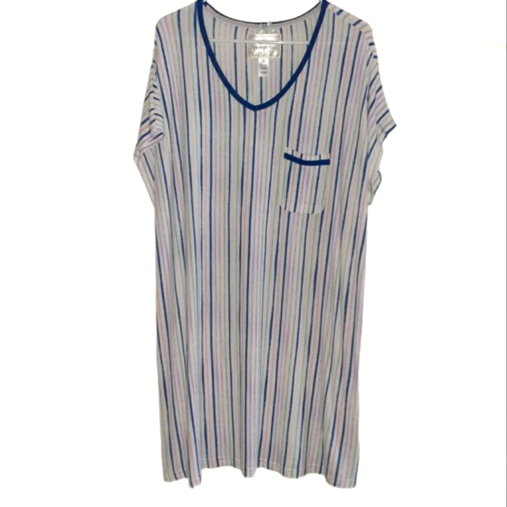- - - GOODNIGHT KISS SUPER SOFT NIGHT SHIRT